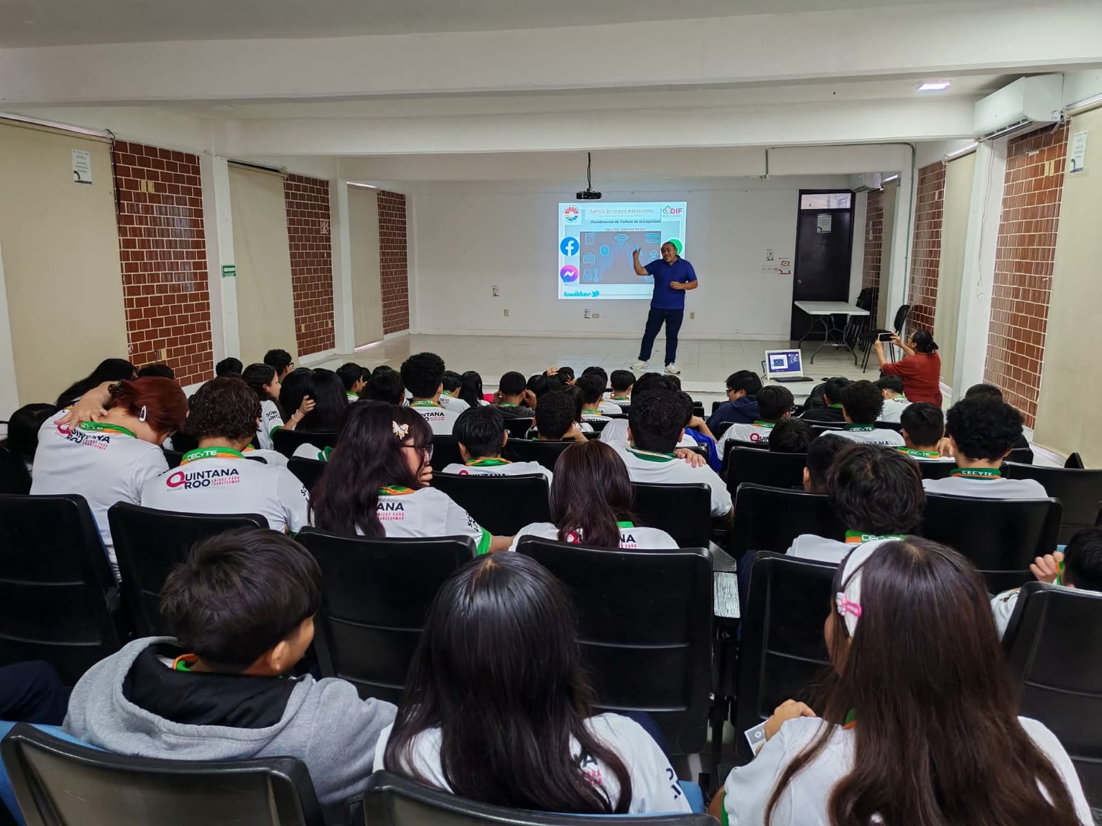 uploads/6/32/01 (2497).Jpeg